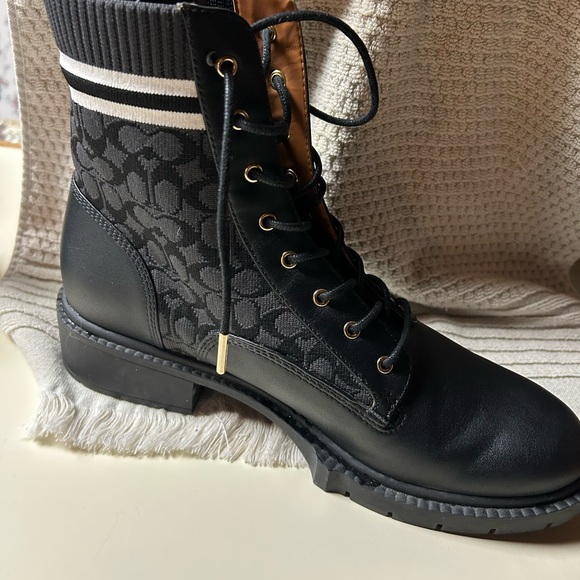 Coach women’s boots - Picture 6 of 9